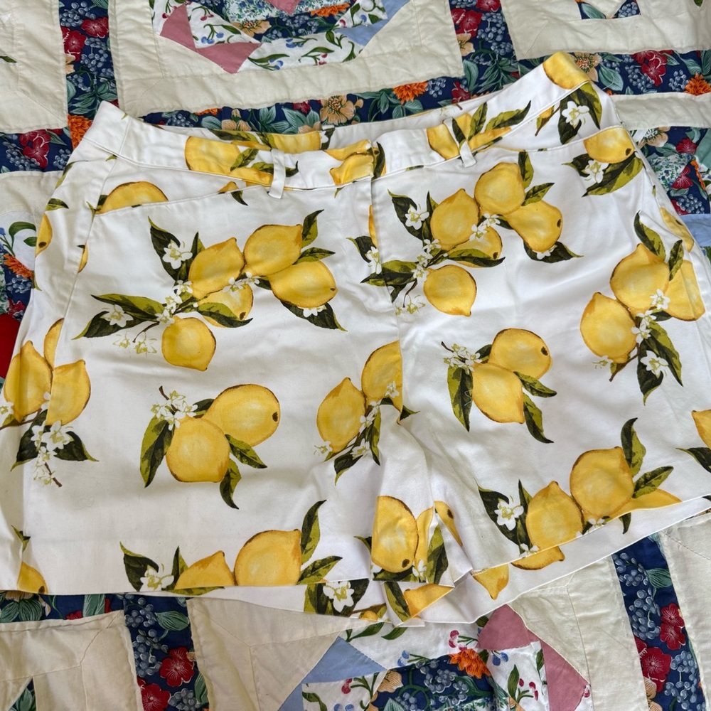 Lane Bryant Lemon Print Women's Shorts - Picture 2 of 14
